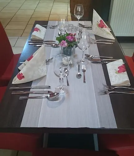 מלון Weinhotel Platz טרייר