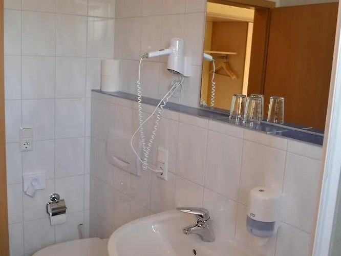 מלון Weinhotel Platz 3*