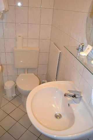 מלון Weinhotel Platz 3*